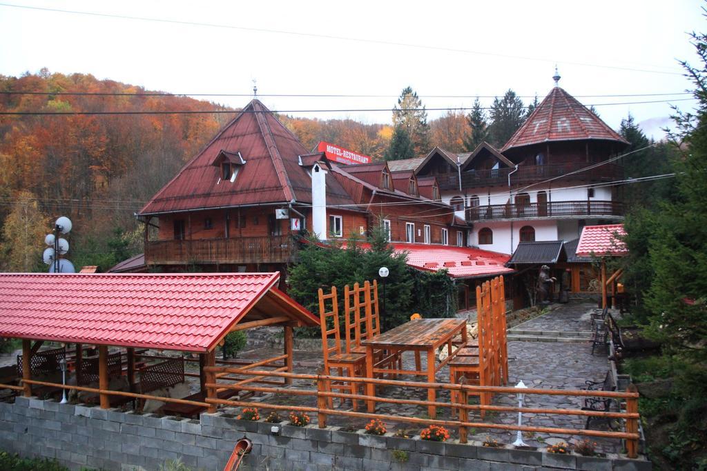 Pensiunea Cetate Balvanyos Esterno foto